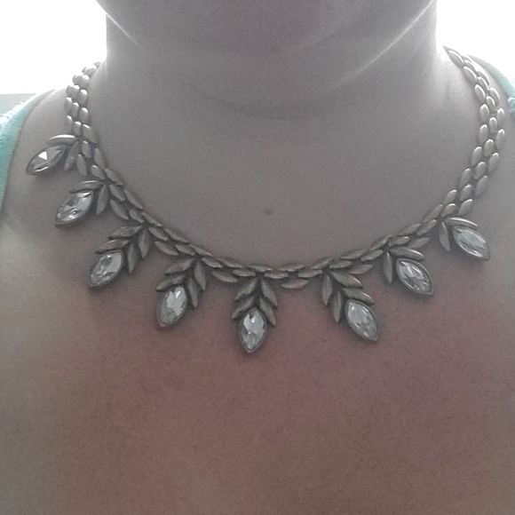 Stella & Dot Statement Necklace - Picture 3 of 4